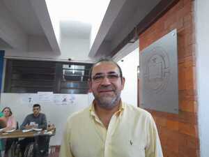 Cerini vota en Encarnación y destaca importancia del sufragio