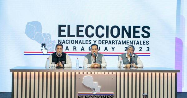 La Nación / TSJE: intenso trabajo en mesas no permite aún obtener el porcentaje de participación