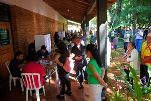 Video: candidata de Guairá rompe boletín de voto - Política - ABC Color