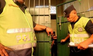 (VIDEO) ¡Cerraron los portones en la mayoría de los locales de votación!