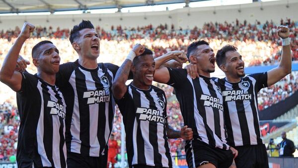 Botafogo vence a Flamengo en el clásico carioca
