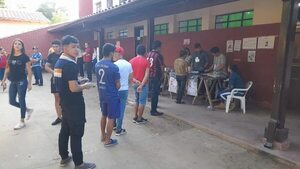 Cierran portones en local de votación en Ayolas - Política - ABC Color