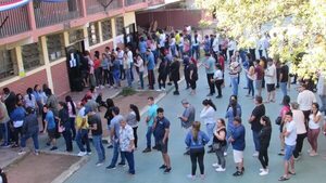 Destacan participación del electorado en San Antonio y estiman llegar a un 75% - Política - ABC Color