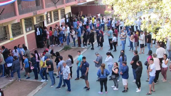 Destacan participación del electorado en San Antonio y estiman llegar a un 75% - Política - ABC Color