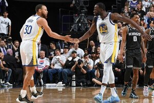 Versus / Curry salva con 50 puntos a los Warriors en el partido decisivo en Sacramento