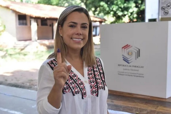 Candidatos colorados arrasan en elección para el Senado