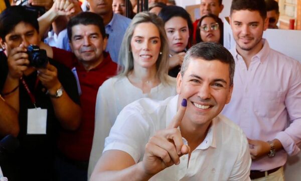 SANTIAGO PEÑA ES NUEVO PRESIDENTE DEL PARAGUAY
