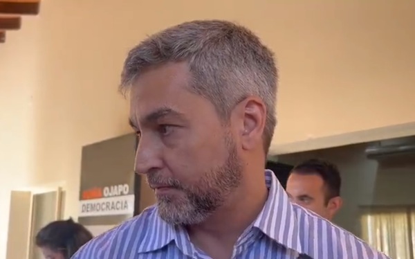 Mario Abdo felicita a Santi Peña por la victoria en las elecciones