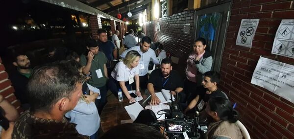 Elecciones 2023 en Alto Paraná: aparecen más papeletas que votantes en una mesa - ABC en el Este - ABC Color