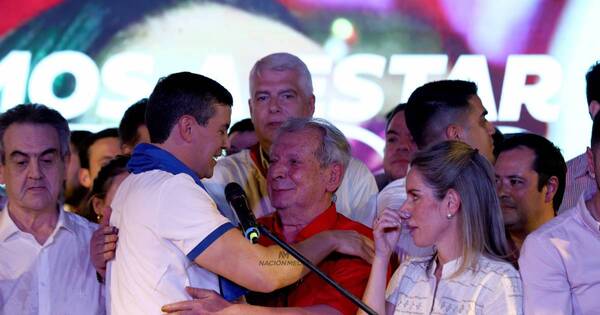 La Nación / El mejor discurso es el grito popular, afirma Calé Galaverna