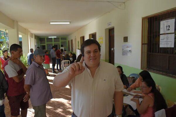 No hubo voto castigo y sigue fuerte la hegemonía colorada en el Guairá - Política - ABC Color