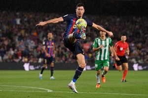 El líder Barcelona mantiene 11 puntos de ventaja sobre Real Madrid en España - Fútbol Internacional - ABC Color
