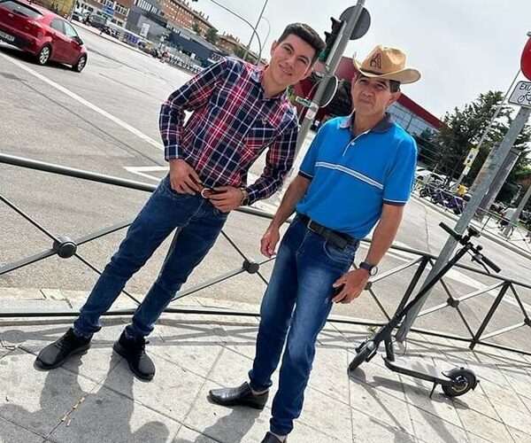 Cantó Alder Alcides en España con poca gente: “No importa la cantidad sino la calidad”