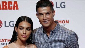 Versus / Cristiano Ronaldo acalló rumores de separación con una foto