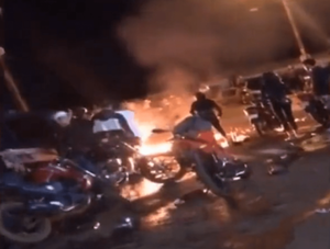 Policías y civiles protagonizan gresca en Ciudad del Este · Radio Monumental 1080 AM