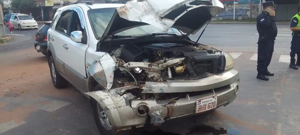 Diario HOY | Conductor borracho choca a motocarro y deja dos heridos graves