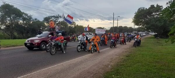 Aña Cua: obreros realizan caravana para exigir firma de contrato colectivo de trabajo - Nacionales - ABC Color
