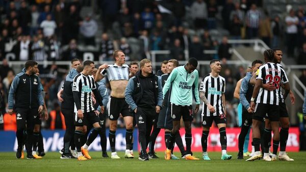 Newcastle remonta y se acerca a la Champions League