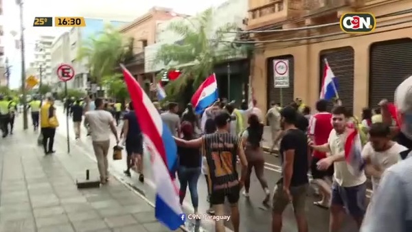 Simpatizantes de "Payo" se manifiestan en el Centro de Asunción - C9N