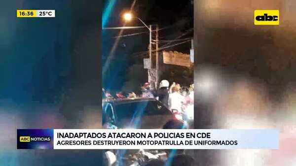 Video: Inadaptados atacaron a policías en CDE - ABC Noticias - ABC Color