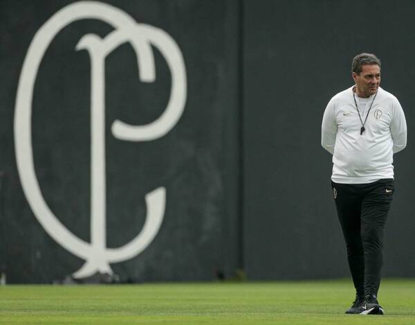 Un exDT del Real Madrid dirigirá a dos paraguayos en uno de los grandes de Brasil