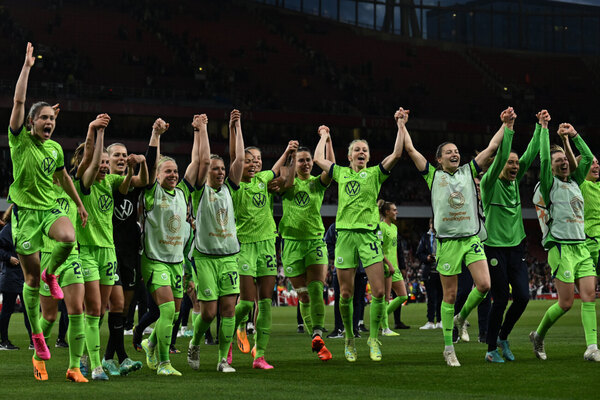 Versus / Wolfsburgo elimina al Arsenal y se cita con el Barcelona en final de Champions femenina
