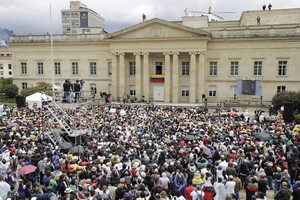 Cientos de manifestantes apoyan reformas de Petro en las calles de Colombia - Mundo - ABC Color