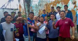 La Nación / Reos aprenden siembra de frutilla en el penal de Tacumbú