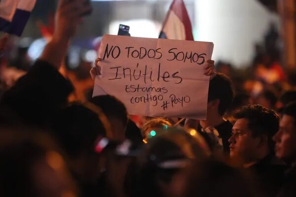 Adherentes de “Payo” Cubas se manifiestan en Concepción y Horqueta - Política - ABC Color