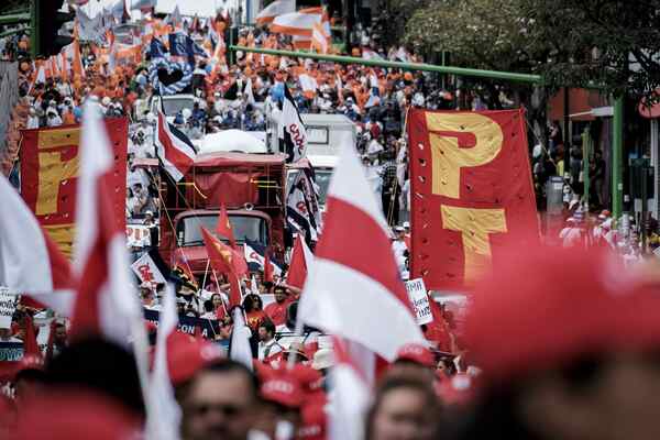 Mejores salarios y contratos, pedidos latinoamericanos en el Primero de Mayo - MarketData