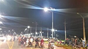 Adherentes de Payo cierran ruta PY 01 en Carapeguá - Nacionales - ABC Color