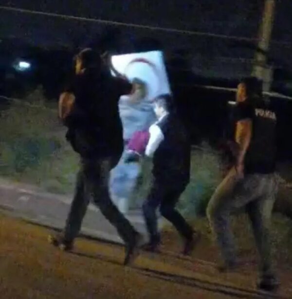 Video: confirman que fiscal auxilió a un niño desvanecido tras cierre de ruta - Política - ABC Color