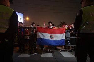 Al menos 42 detenidos tras enfrentamientos entre Policía y manifestantes - Policiales - ABC Color