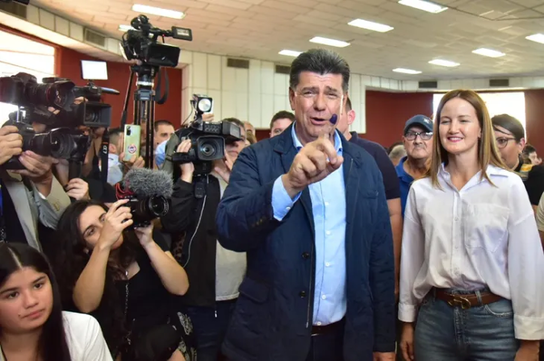 Efraín Alegre exige auditoria internacional tras denuncias por fraude electoral - Noticiero Paraguay