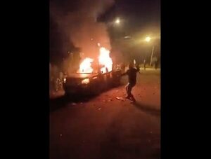 Manifestantes causan destrozos en zona del puente Remanso · Radio Monumental 1080 AM