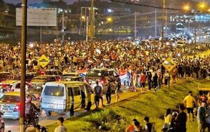 Partidarios de Payo Cubas cierran Ruta Py 02 y solicitan recuento de votos – Diario TNPRESS