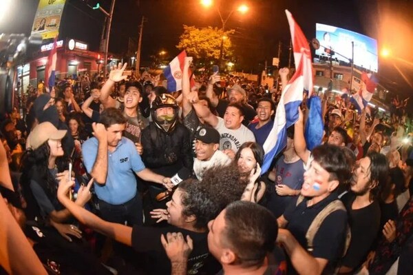 MÁS INCIDENTES, VARIOS DETENIDOS Y DESPEJE DE RUTA FRENTE AL TSJE
