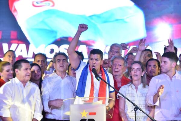 Gobernantes del mundo felicitan a Santiago Peña tras ser electo presidente