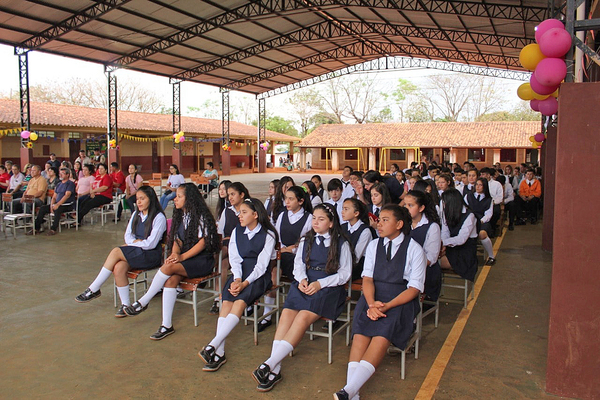 Escuelas de Hernandarias no son beneficiadas con obras del Fonacide - La Clave