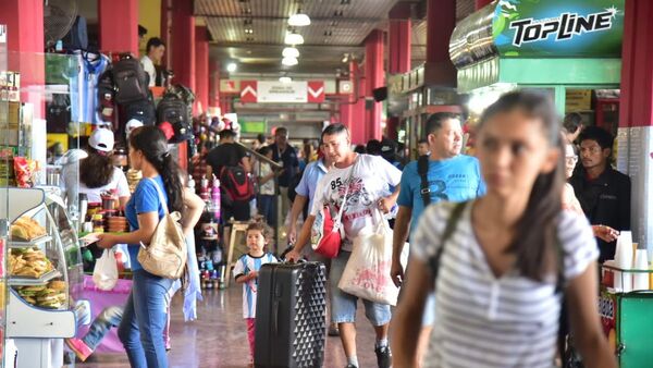 Servicio de buses se reestablece tras 8 horas de suspensión