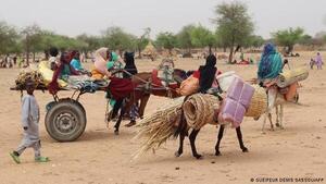 Más de cien mil personas huyeron ya de Sudán a los países vecinos