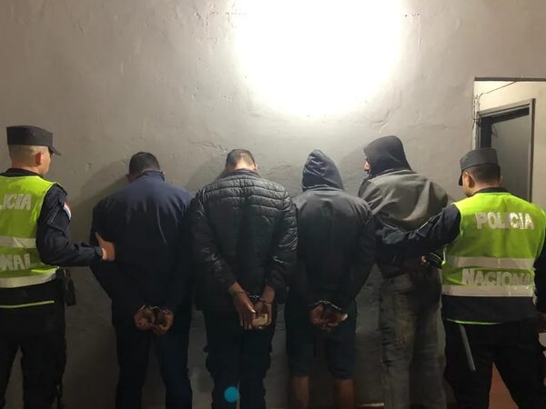 Cuatro adherentes de Paraguayo Cubas fueron detenidos en Ciudad del Este - ABC en el Este - ABC Color
