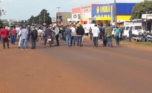 Itakyry: Manifestantes bloquean la ruta PY07