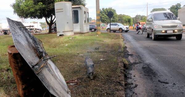 La Nación / Policía detuvo a cuatro manifestantes tras despeje de rutas en Ciudad del Este