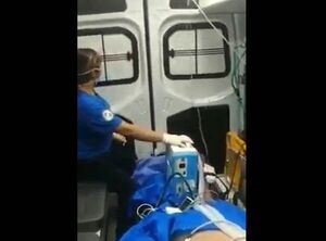 #CRIMINAL Seguidores de Payo no dejaron pasar ambulancia que trasladaba a paciente entubado en estado grave
