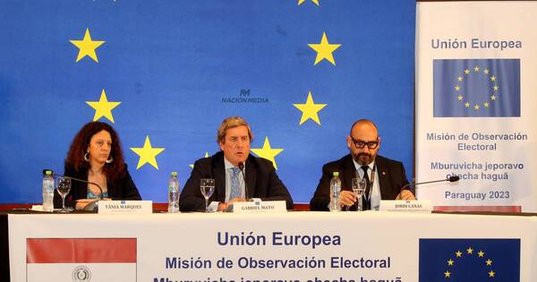 La Nación / Observadores europeos felicitan los comicios y piden respeto a la institucionalidad