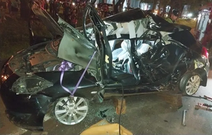 Estudiante muere tras chocar contra patrullera y ambulancia que asistían a un accidentado - Noticiero Paraguay