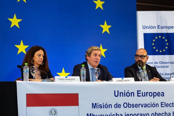 Santiago Peña presenta equipo de transición y observadores europeos constataron delitos electorales - MarketData