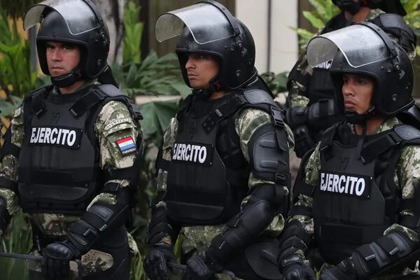 Policía confirma 80 detenidos y rutas despejadas en Paraguay tras protestas - Política - ABC Color