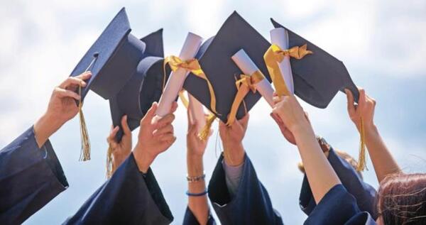 Plazo para postularse a becas de posgrados e idiomas cierra el 9 de mayo